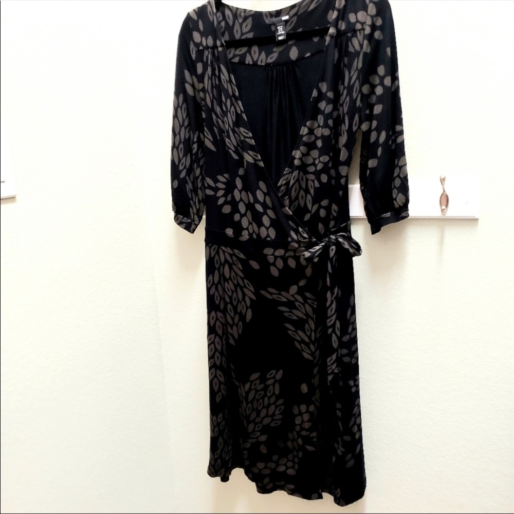 H&M Black Tan Leaf Pattern Wrap-around Dress Sz 12